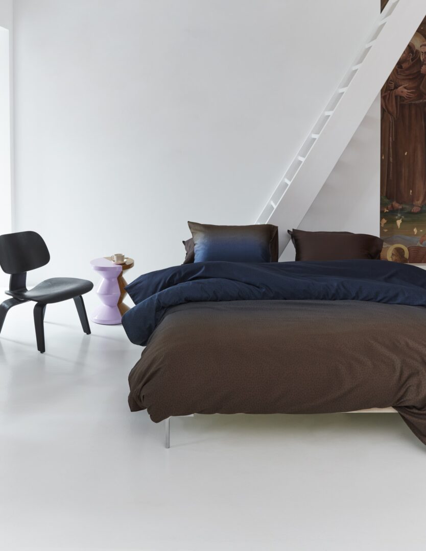 Slaap in stijl onder het Silence overtrek van Beddinghouse Dutch Design