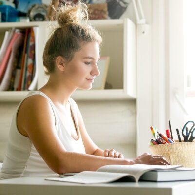 Op kamers: hoe richt ik mijn studentenkamer efficiënt in?