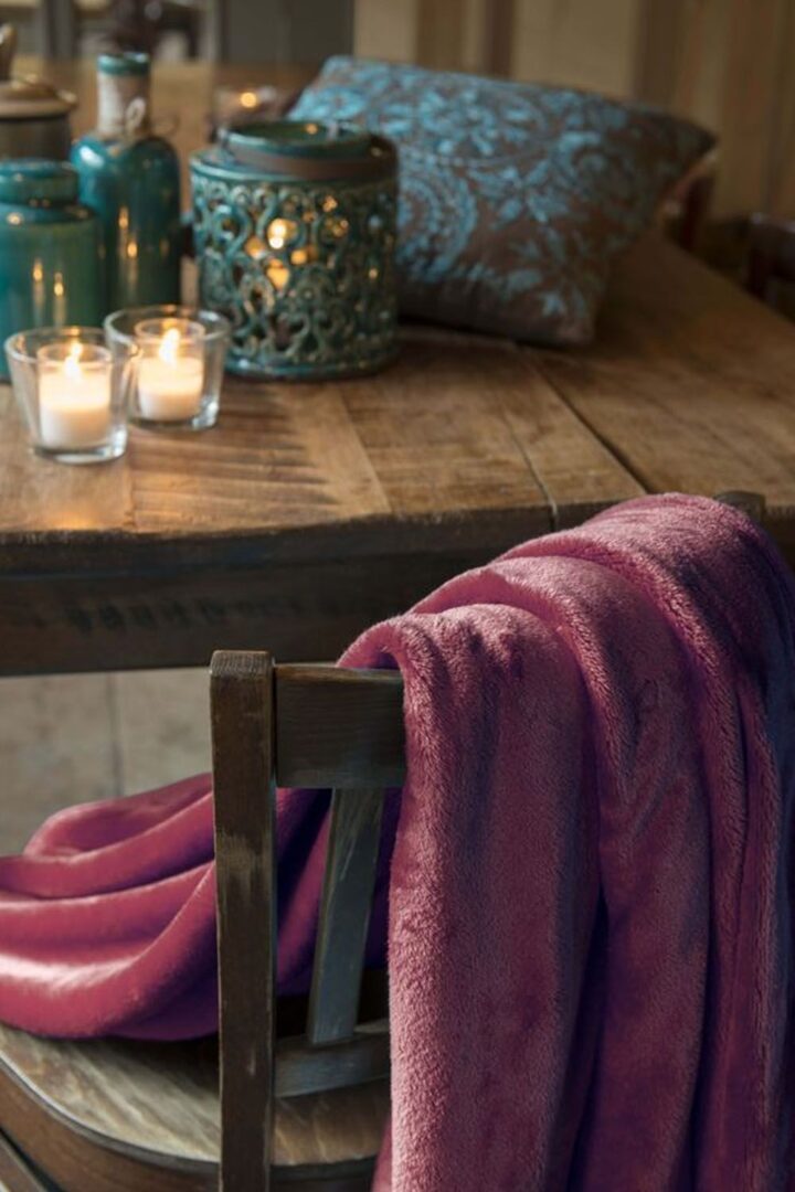 Unique Living Blush fleece plaid orchid