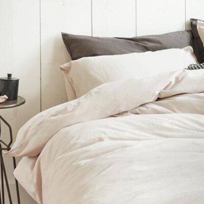 Creëer een rustige, sfeervolle slaapkamer met de trend: Natural Living