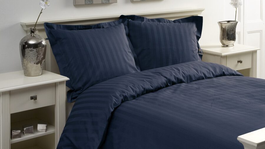 Donkerblauw voor een chique en klassieke slaapkamer