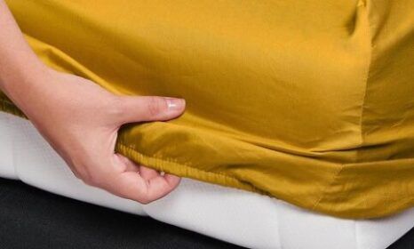 Essenza Satin hoeslaken - Mustard