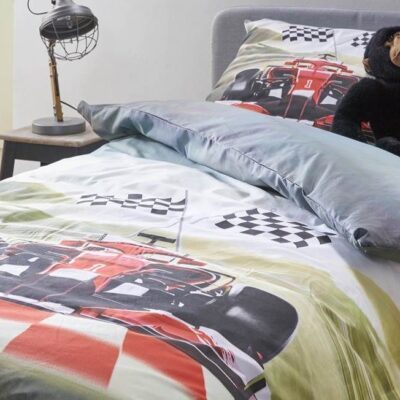 Stoere kinderkamer met voertuigen en auto’s