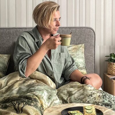 Binnenkijken: Ontdek de groene oase in de slaapkamer van Elske