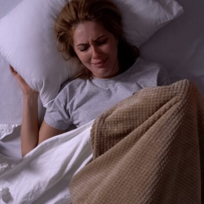 Slapen met een gebroken hart: 5 tips