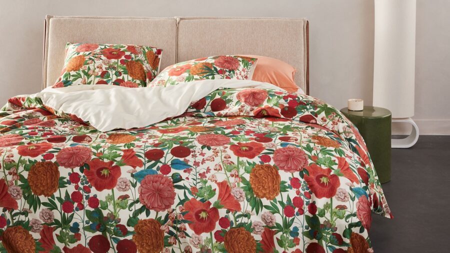 Trend: een bloemenzee op bed