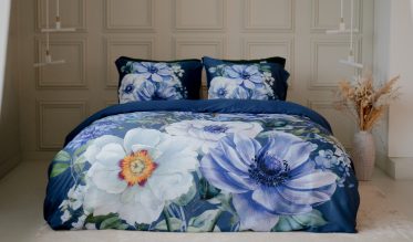 Laat je verrassen door Snoozing, exclusief te verkrijgen bij Smulderstextiel. Sta elke morgen op met een glimlach. Dankzij Snoozing kan iedereen uitgerust wakker worden onder mooi beddengoed. Ruime keuze fijne basics en trendy dessins. Zacht beddengoed. Zacht prijsje.