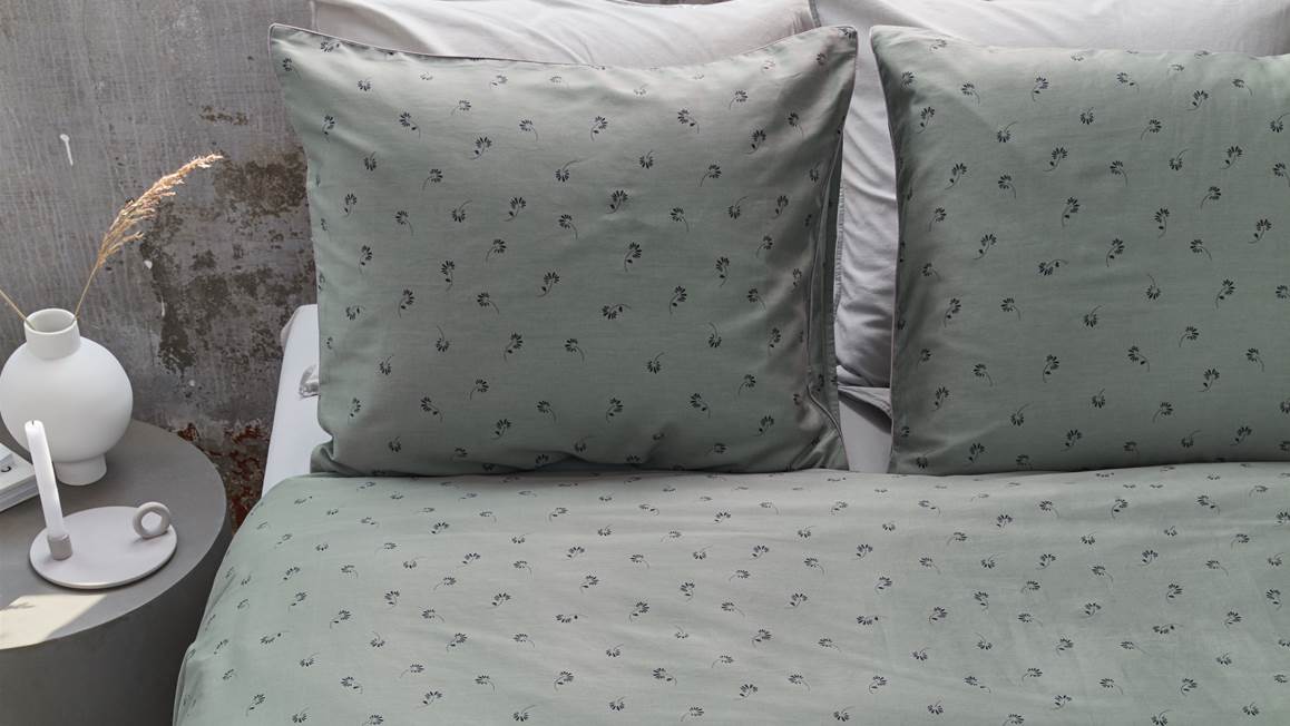 VTWonen Covered with Flowers dekbedovertrek