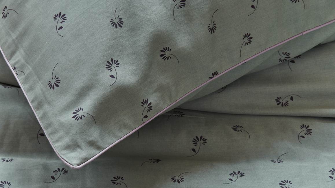 VTWonen Covered with Flowers dekbedovertrek