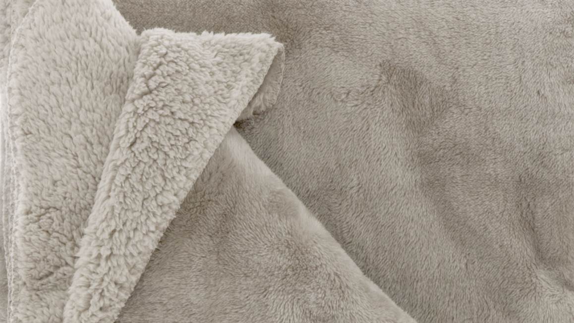 Unique Living Torvah fleece plaid