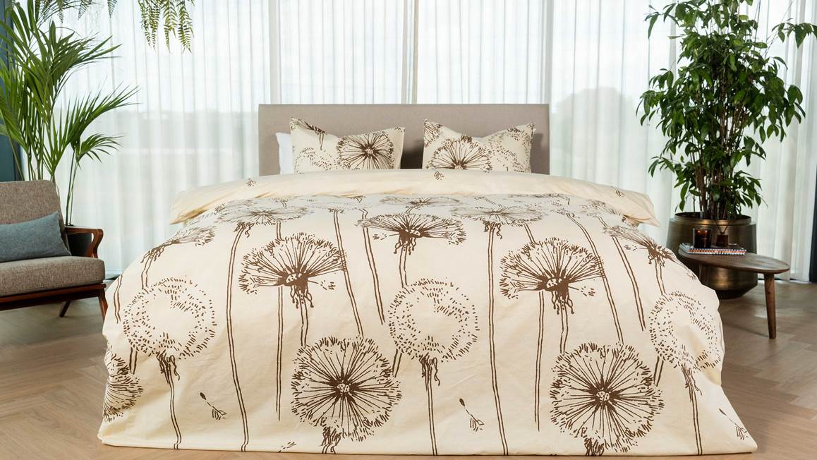 Kayori Mira dekbedovertrek