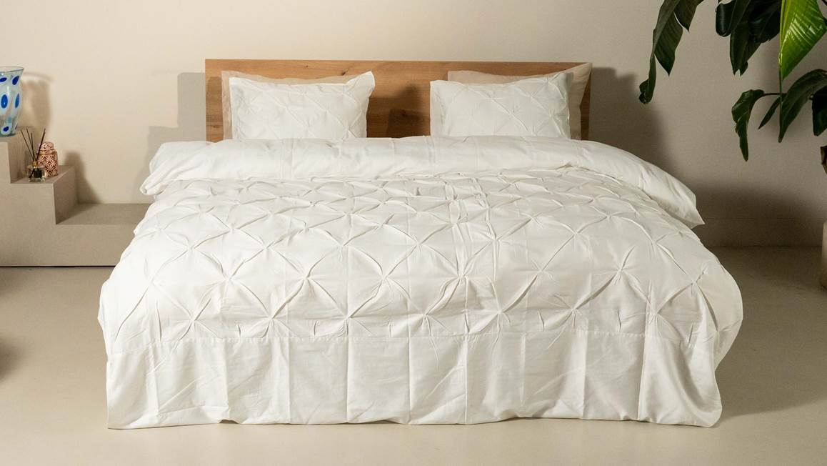 Kayori Matsu dekbedovertrek