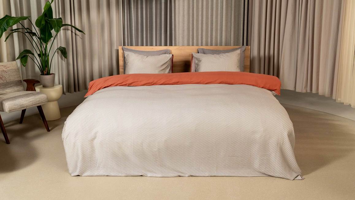 Kayori Satomi dekbedovertrek