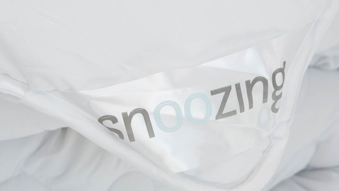 Snoozing Swiss Dreams synthetisch 4-seizoenen partnerdekbed