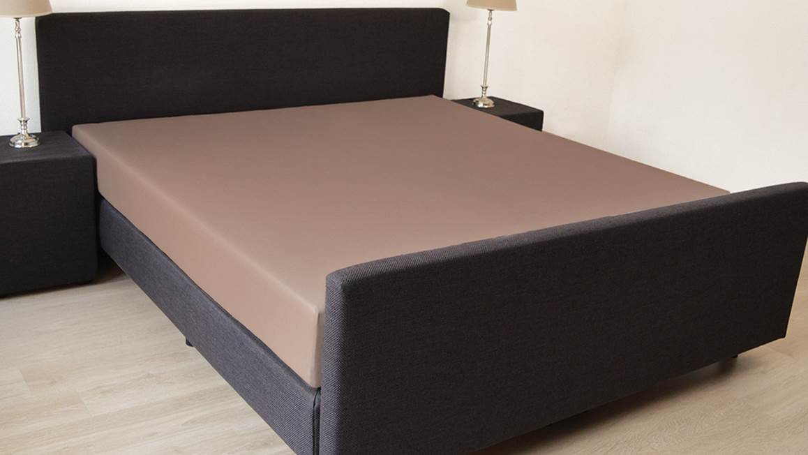 Snoozing velours hoeslaken