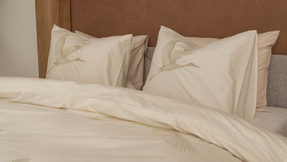 Kayori Hira dekbedovertrek