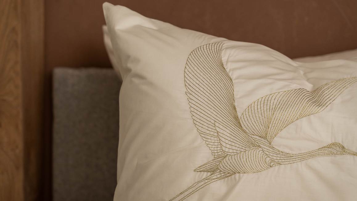 Kayori Hira dekbedovertrek