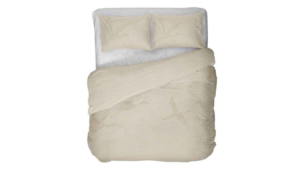 Kayori Hira dekbedovertrek