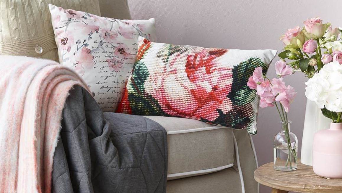 KAAT Amsterdam Embroidery sierkussen