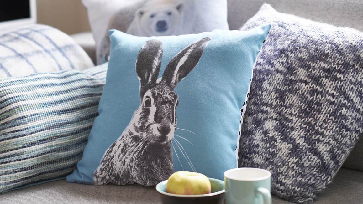 KAAT Amsterdam Colored Hare sierkussen