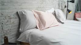 Kayori Aya dekbedovertrek