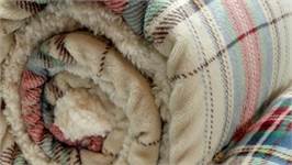 Unique Living Larsson fleece plaid