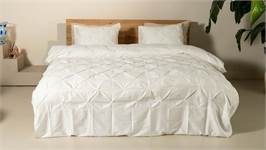 Kayori Matsu dekbedovertrek