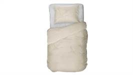 Kayori Hira dekbedovertrek