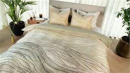 Kayori Zaki dekbedovertrek